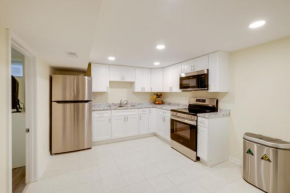 1 Mi to Metro DC Area Apt with Fenced Yard!